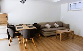 Forestview Apartment